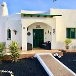 Casa Kazbar, Lovely 1 Bed & Communal Pool * Playa Blanca